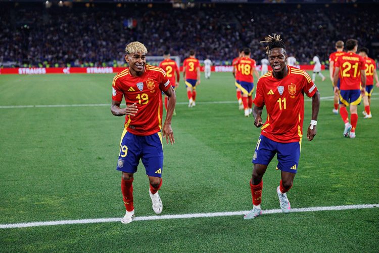 Lamine Yamal and Nico Williams seen celebratng after scoring goal  during   UEFA Nations League 2025 semifinal game between national teams of Spain and France (Maciej Rogowski)